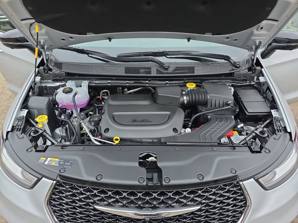 New 2026 Chrysler Pacifica Select image 33