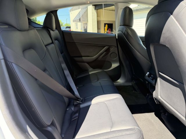 Used 2021 Tesla Model Y Long Range AWD/4WD image 13