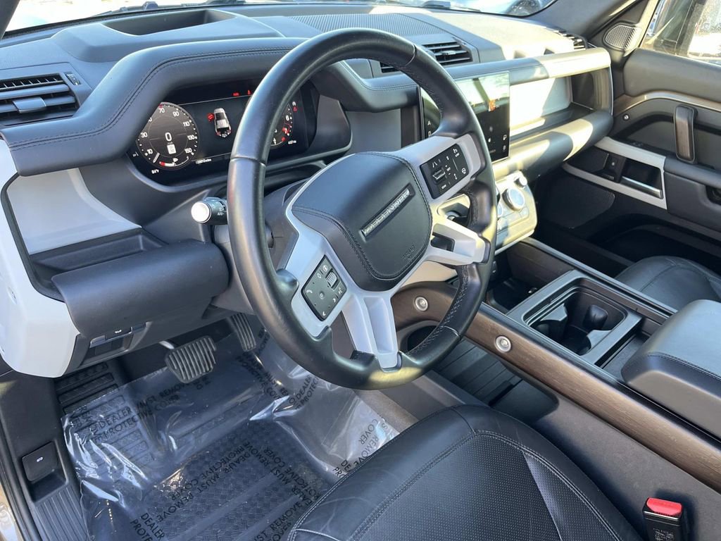 Certified 2024 Land Rover Defender 110 SE AWD/4WD image 11