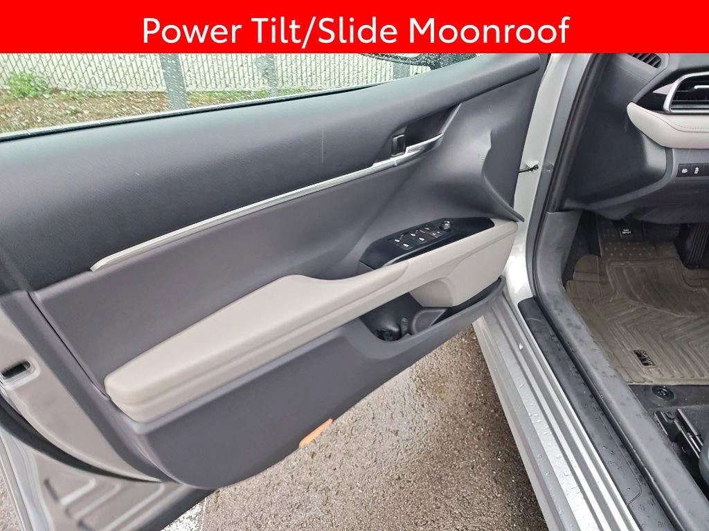 Used 2019 Toyota Camry SE FWD image 5