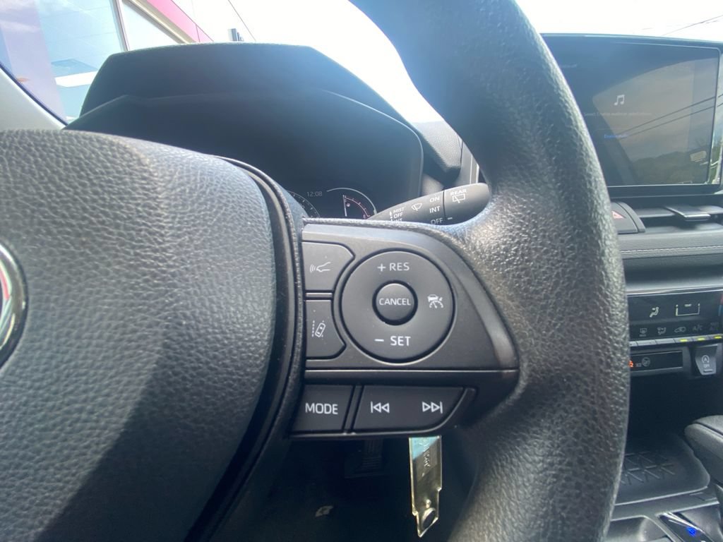 Used 2024 Toyota RAV4 LE AWD/4WD image 20