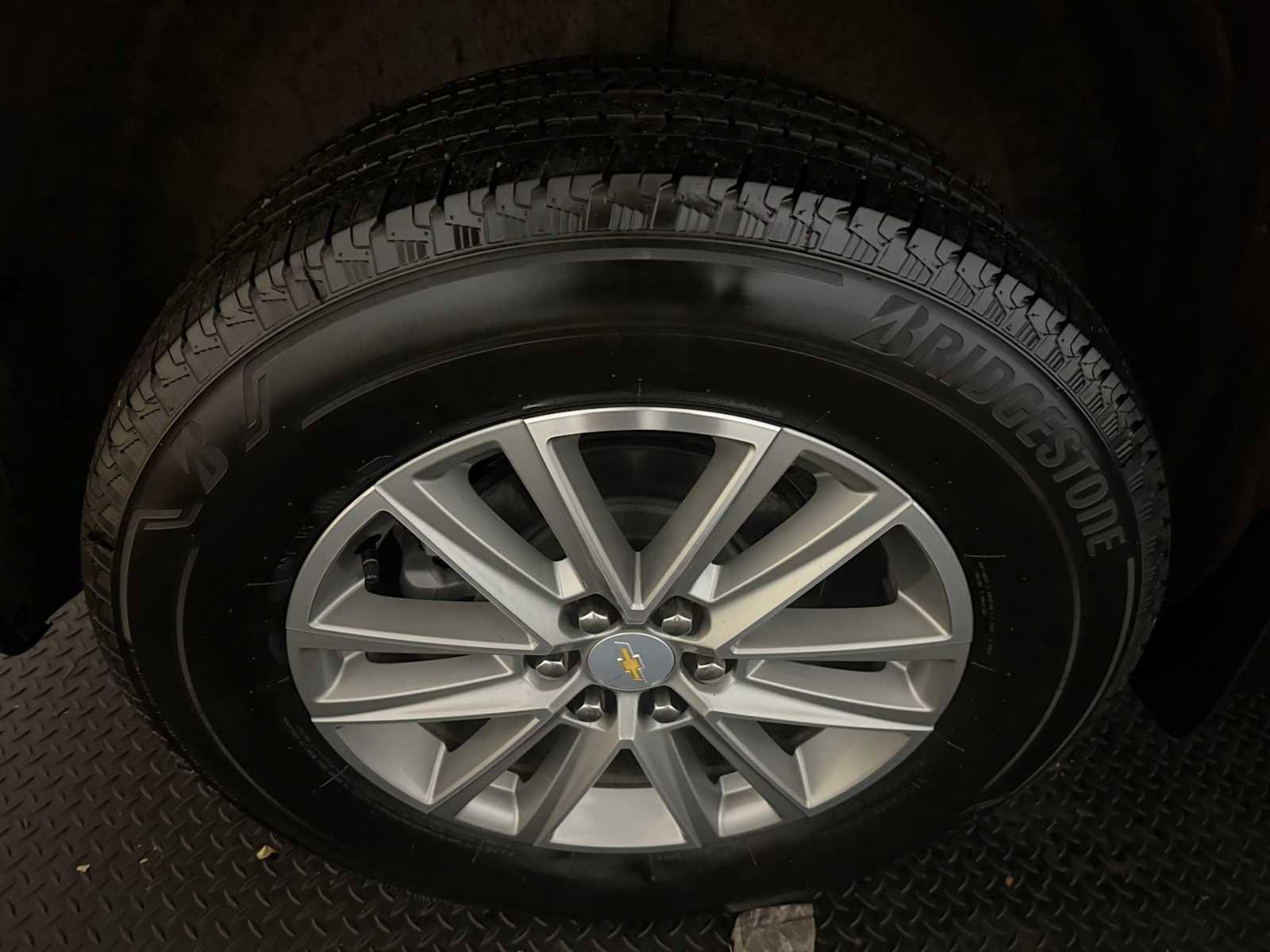 Used 2023 Chevrolet Traverse LT image 13