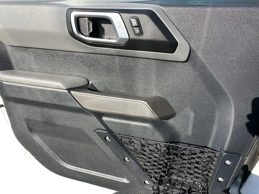 Used 2021 Ford Bronco Black Diamond image 11