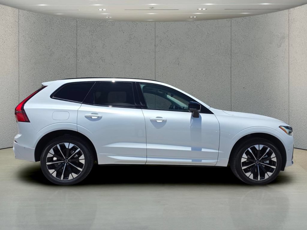 Used 2026 Volvo XC60 B5 Plus w/ Protection Package Premier AWD/4WD image 2