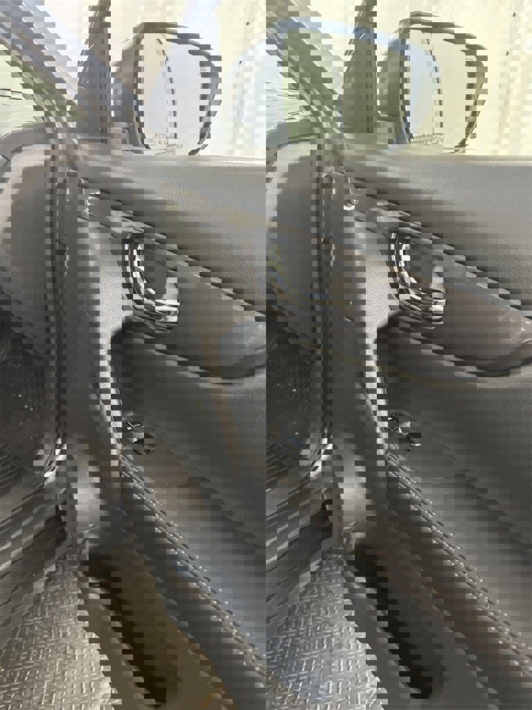 Used 2018 Nissan Rogue SV w/ Sun & Sound Touring Package image 33