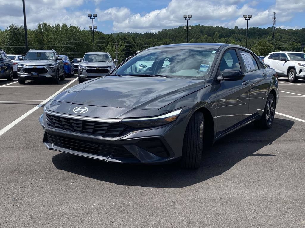 Certified 2025 Hyundai Elantra Sport FWD image 7