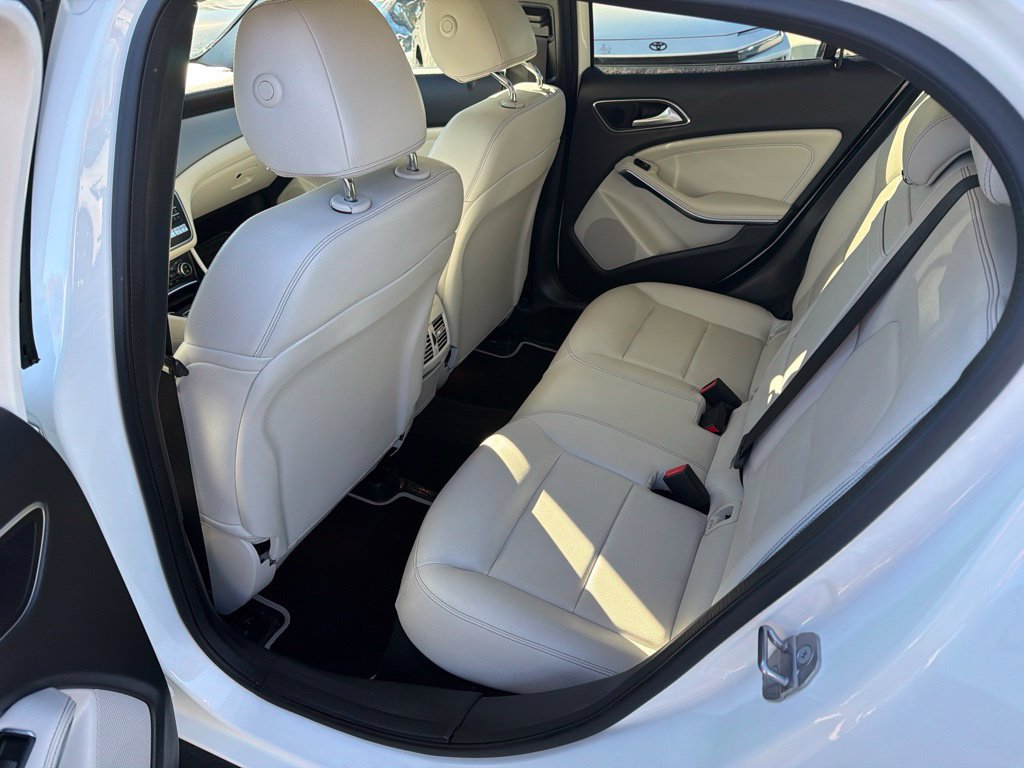 Used 2020 Mercedes-Benz GLA 250 4MATIC image 16