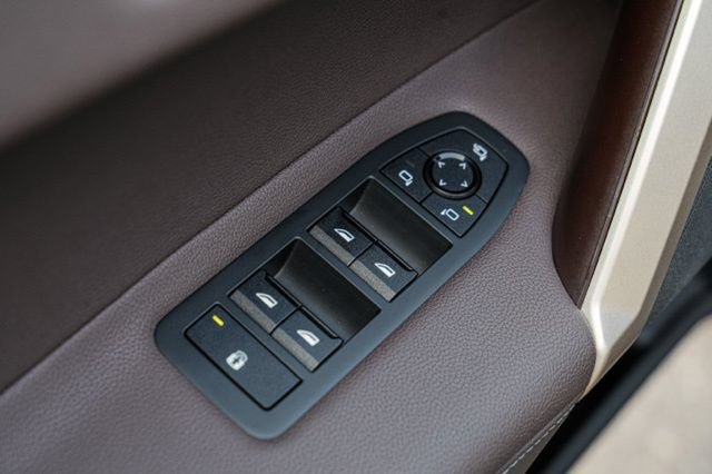 Used 2023 BMW iX xDrive50 w/ Convenience Package AWD/4WD image 46