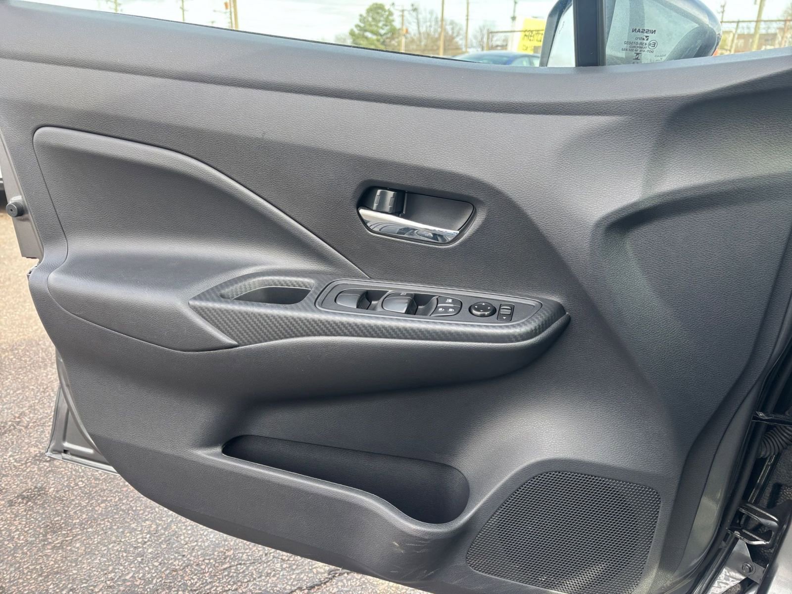Used 2025 Nissan Versa SV image 18