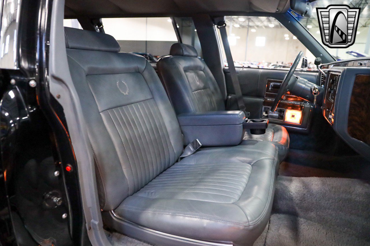 Used 1992 Cadillac Brougham image 26