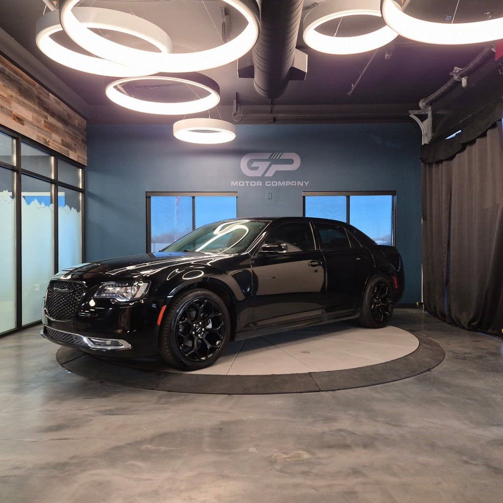 Used 2021 Chrysler 300 Touring L image 7