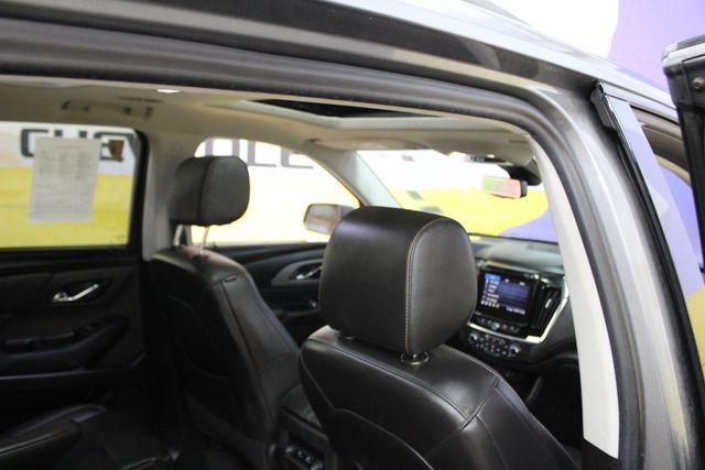 Used 2021 Chevrolet Traverse RS w/ LPO, Floor Liner Package AWD/4WD image 10
