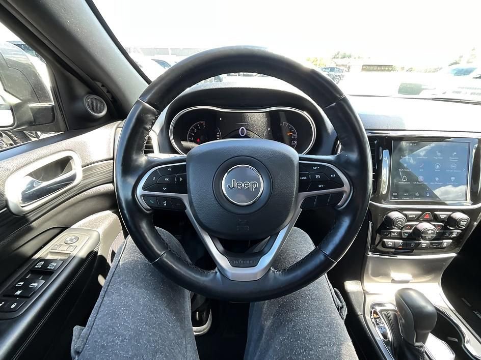 Used 2021 Jeep Grand Cherokee Laredo X image 22