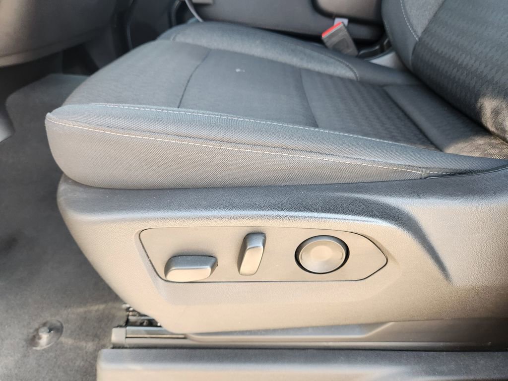 Certified 2025 Chevrolet Silverado 1500 LT image 25