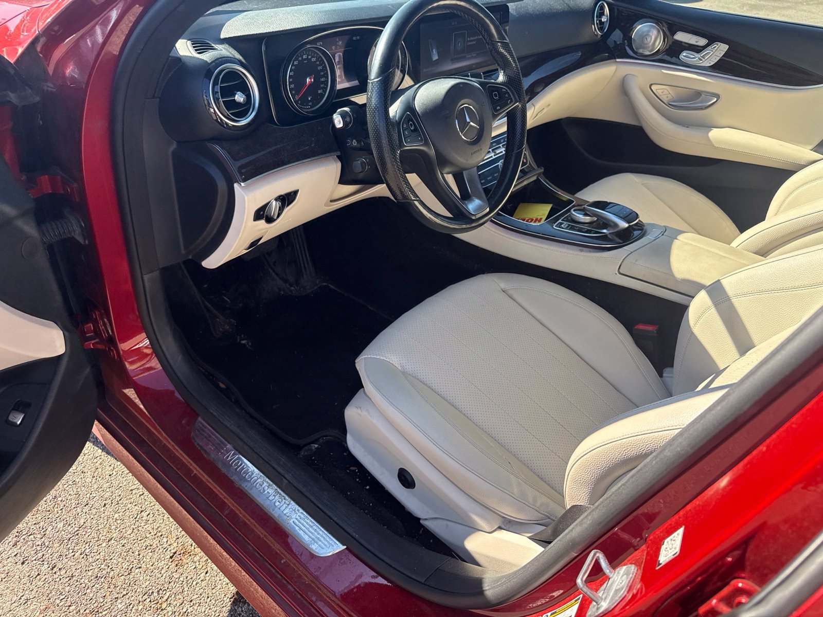 Used 2017 Mercedes-Benz E 300 4MATIC image 9