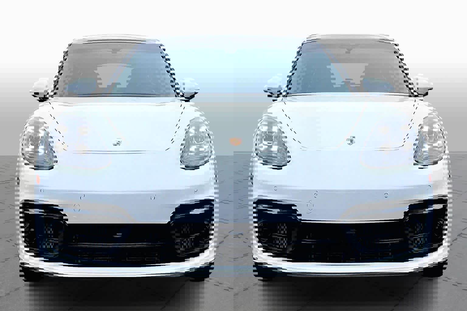 Used 2023 Porsche Panamera image 4