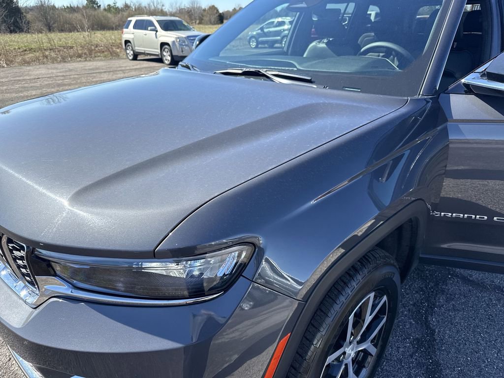 Used 2025 Jeep Grand Cherokee Limited image 37