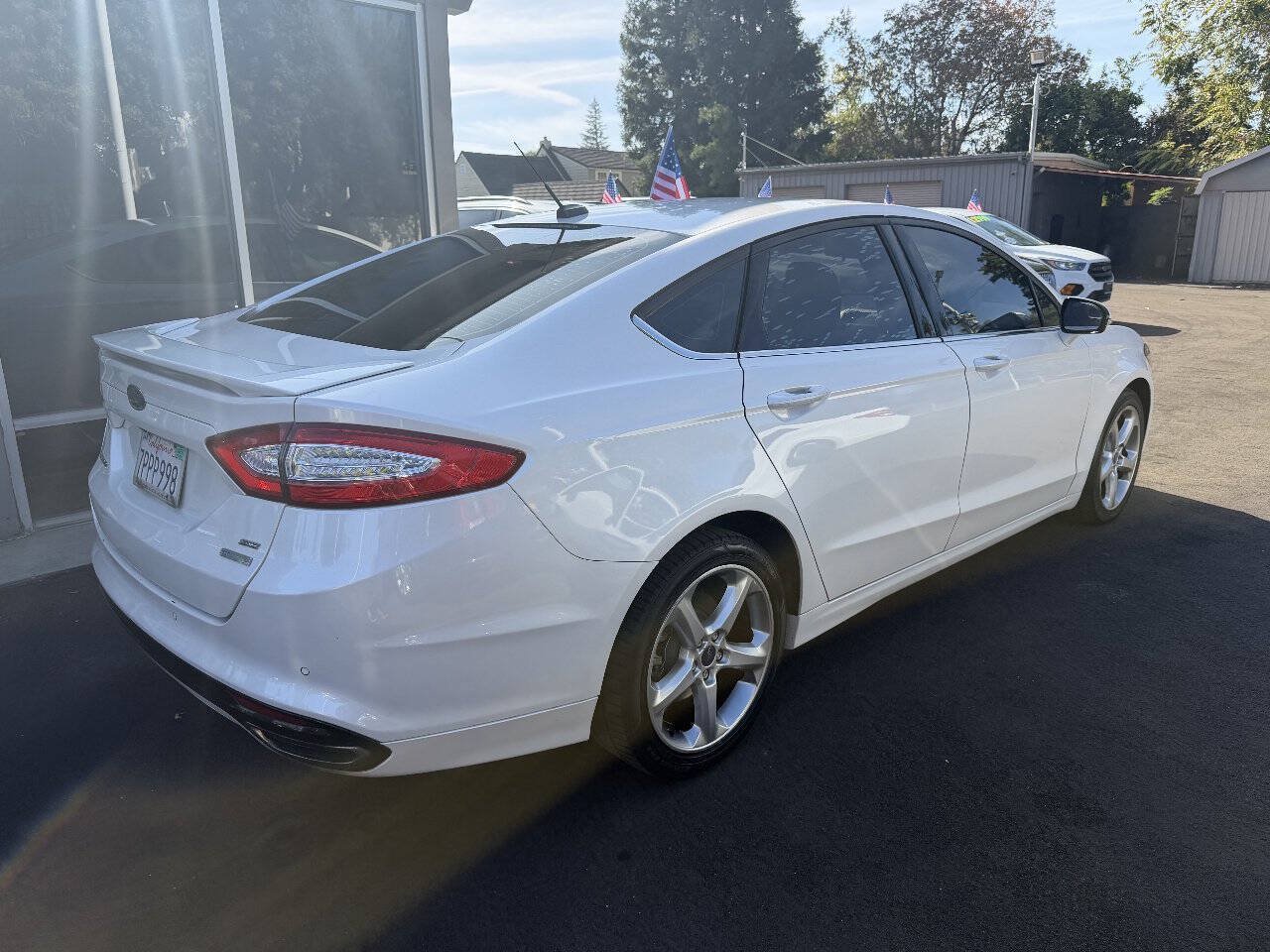 Used 2016 Ford Fusion SE FWD image 7