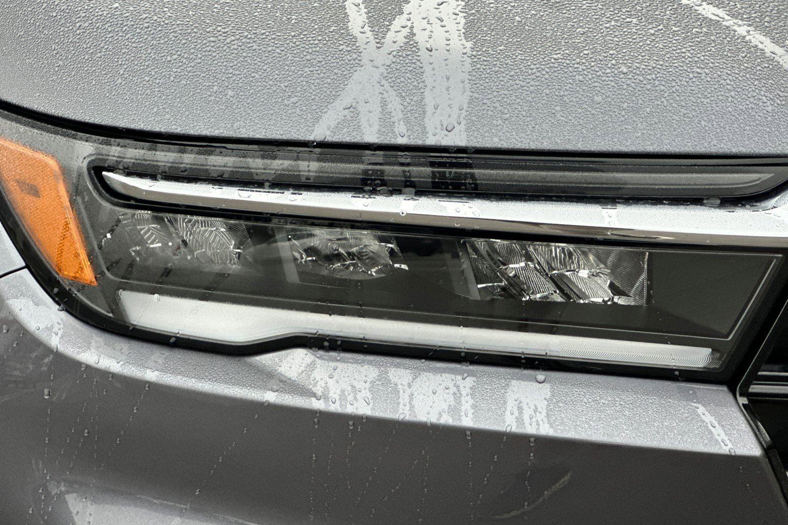 New 2025 Honda Pilot Touring image 33