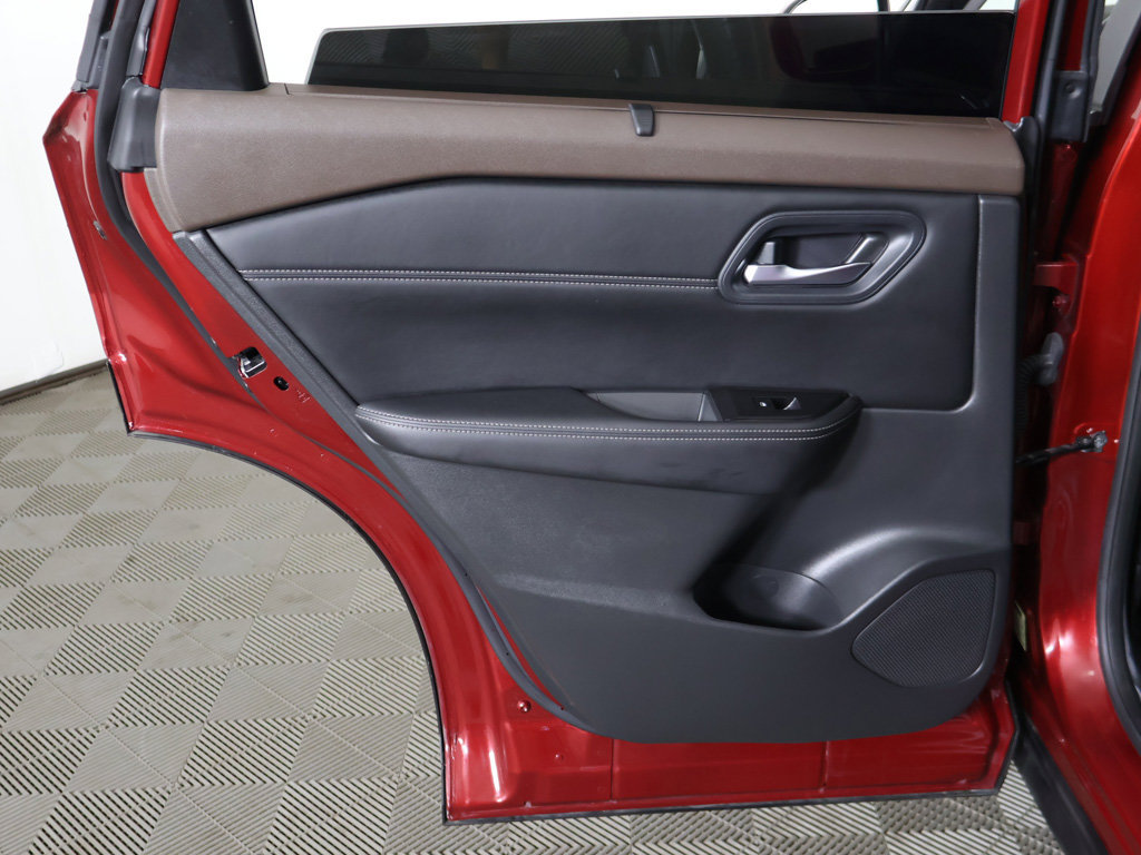 Used 2023 Nissan Rogue SV w/ SV Premium B Package FWD image 27