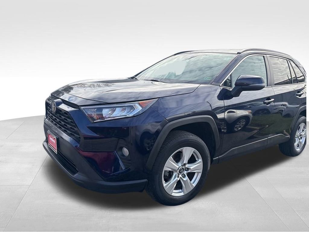 Used 2020 Toyota RAV4 XLE image 2