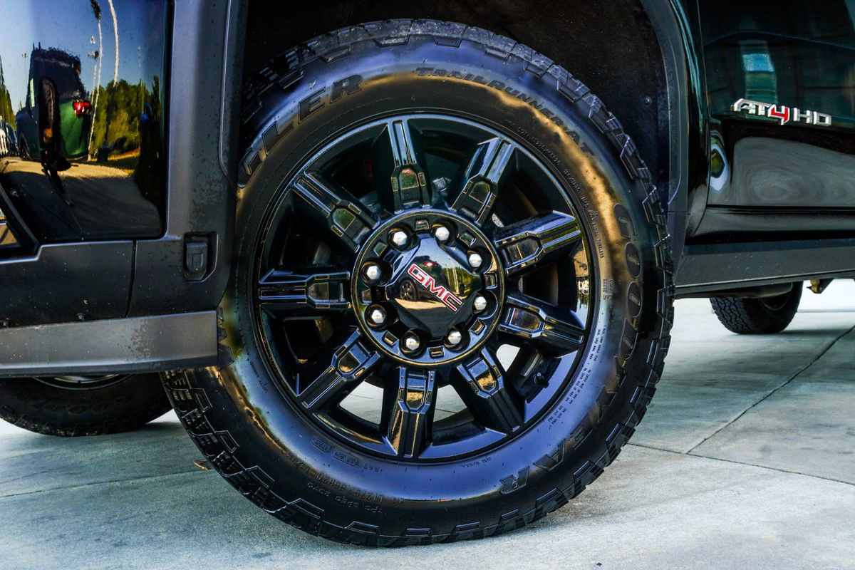 Used 2024 GMC Sierra 2500 AT4 w/ AT4 Premium Plus Package image 3