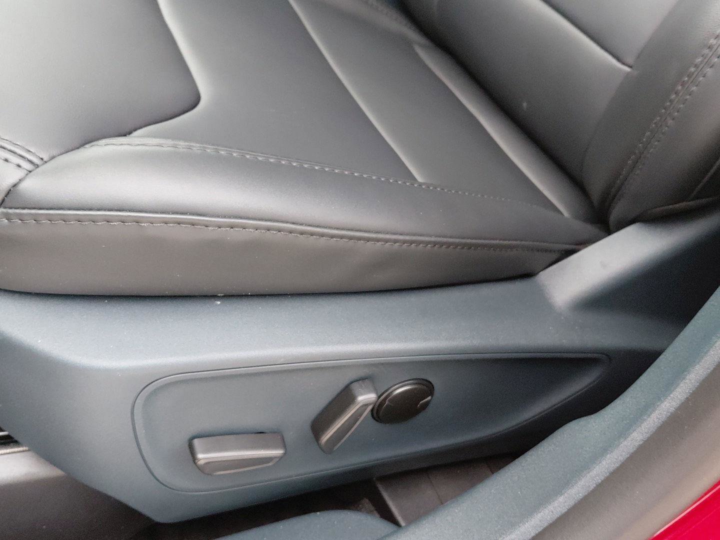 New 2026 Ford Maverick Lariat w/ Black Appearance Package image 24