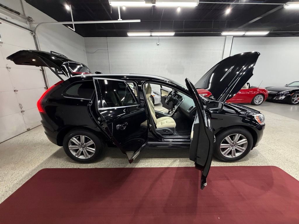 Used 2016 Volvo XC60 T6 w/ Proximity Package AWD/4WD image 39