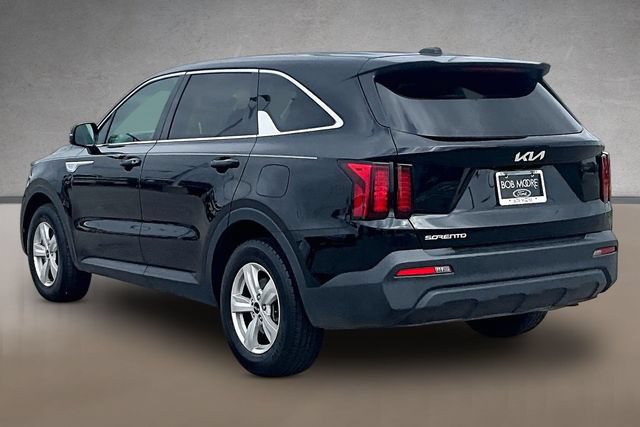 Used 2023 Kia Sorento LX FWD image 9
