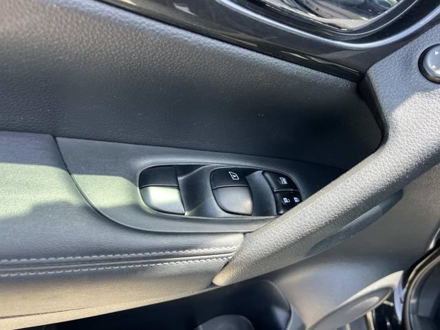 Used 2019 Nissan Rogue SV FWD image 33