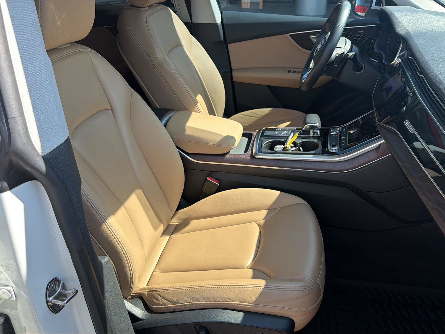 Used 2019 Audi Q8 Premium w/ Convenience Package AWD/4WD image 18