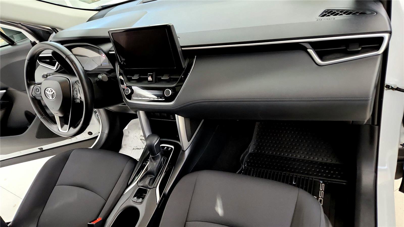 Certified 2023 Toyota Corolla Cross LE w/ Moonroof Package image 16