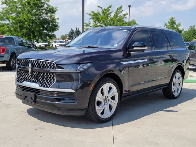 Certified 2025 Lincoln Navigator Reserve AWD/4WD image 4