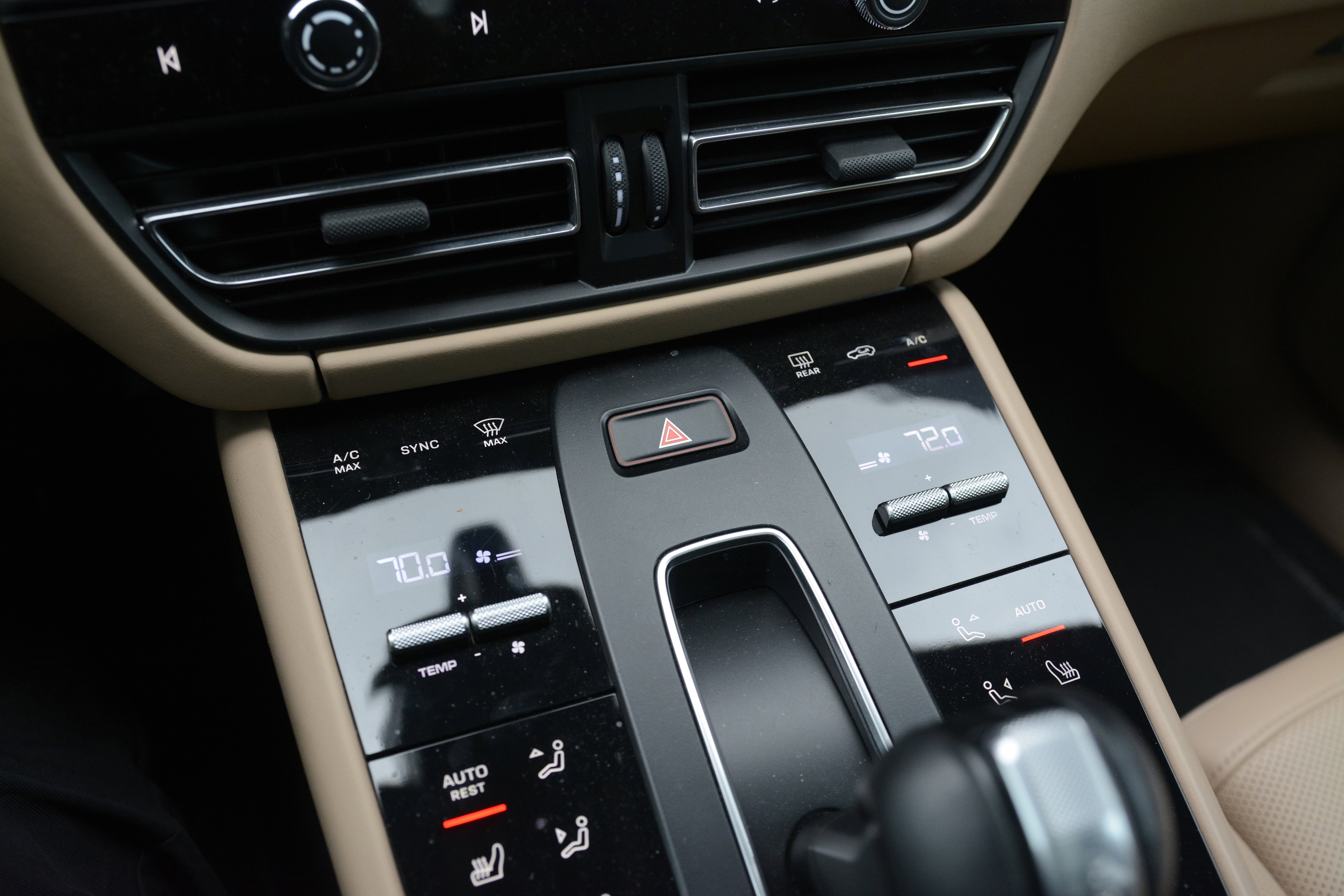 Certified 2023 Porsche Macan GTS AWD/4WD image 23