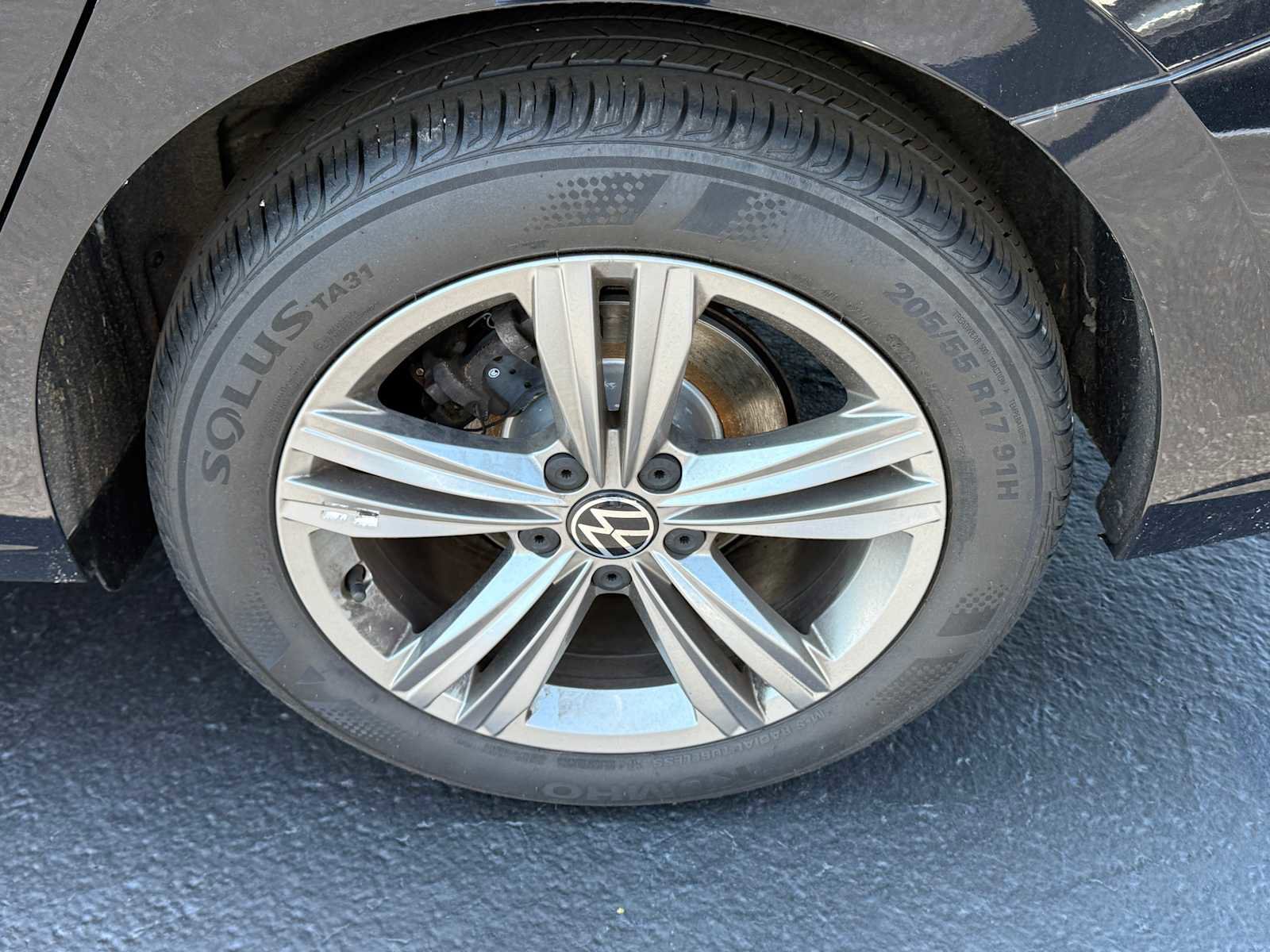 Certified 2023 Volkswagen Jetta SE FWD image 9