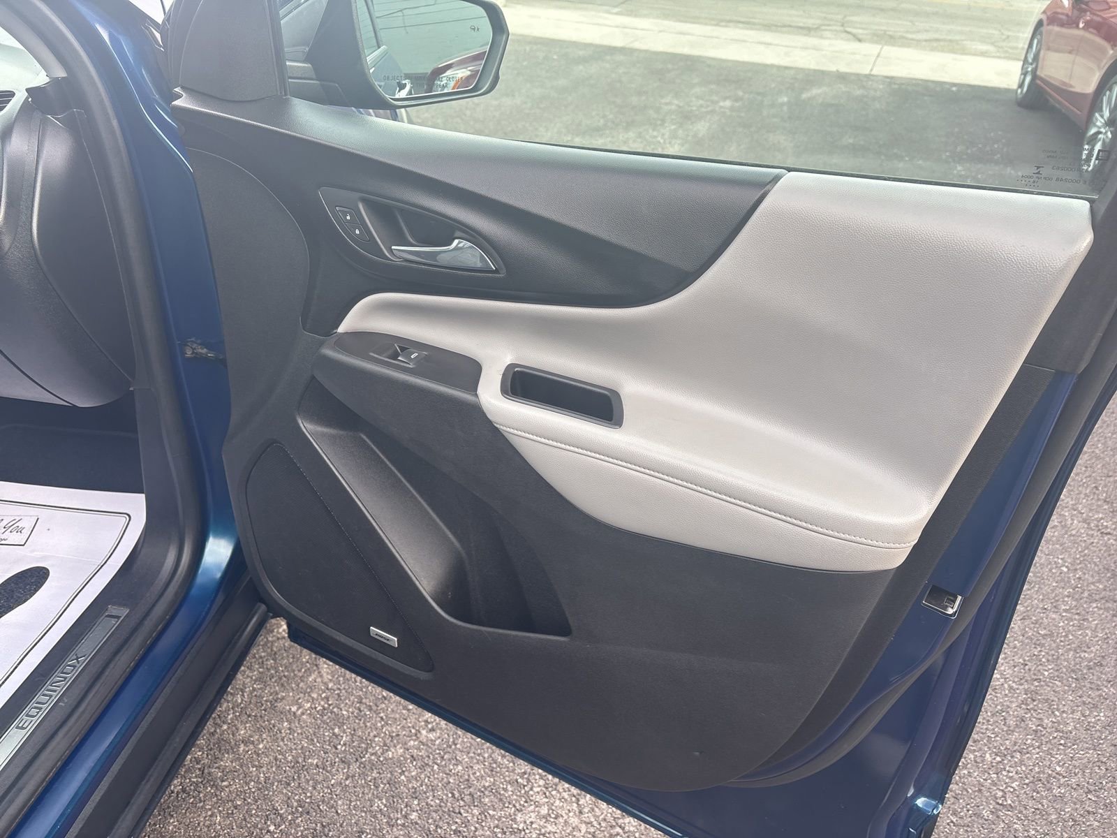 Used 2019 Chevrolet Equinox Premier FWD image 22