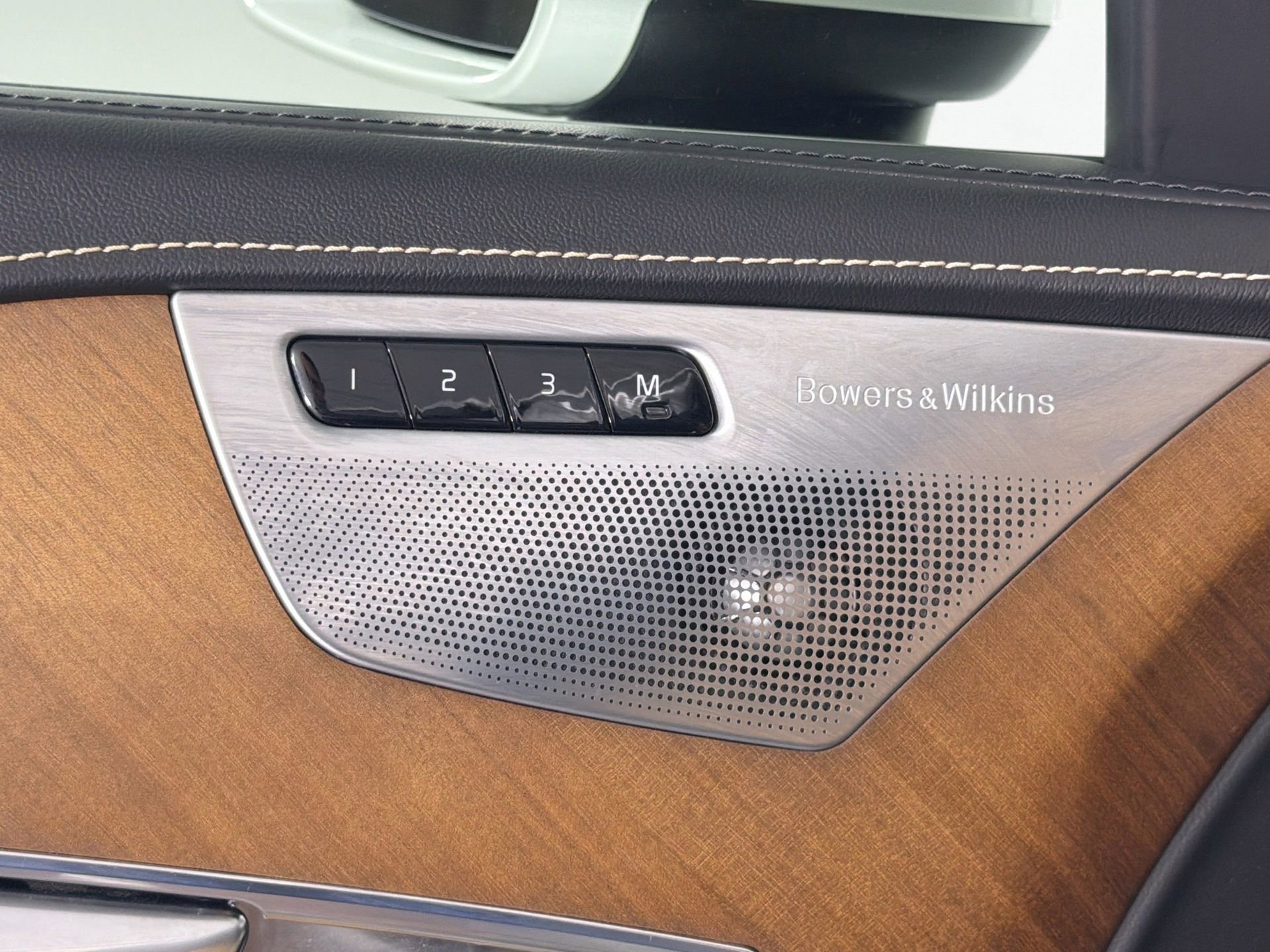 Used 2017 Volvo XC90 T6 Inscription w/ Vision Package image 19