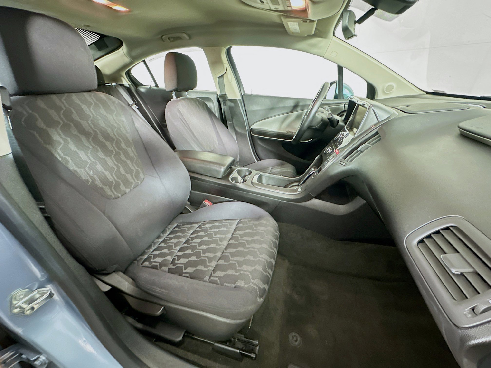 Used 2014 Chevrolet Volt FWD image 27