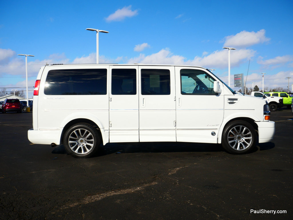 Used 2019 Chevrolet Express 2500 w/ Enhanced Convenience Package RWD image 19