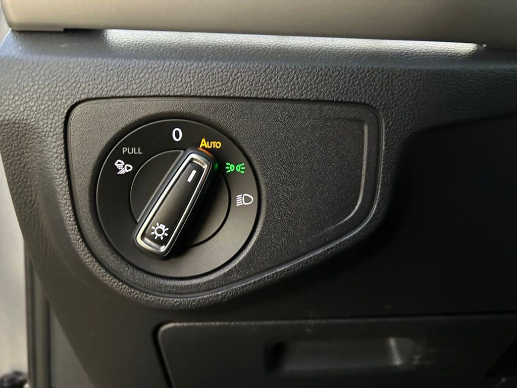 Used 2021 Volkswagen Atlas Cross Sport SEL Premium R-Line image 24