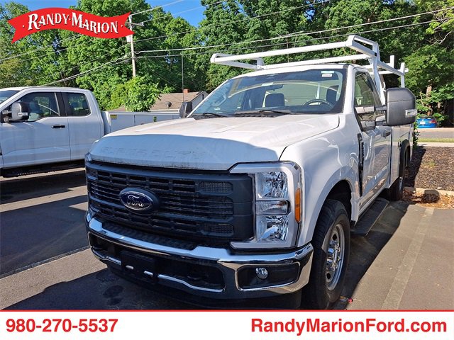 New 2023 Ford F250 XL w/ XL Chrome Package