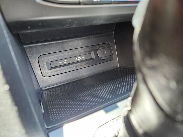 Used 2021 Volkswagen Atlas Cross Sport SE w/ Panoramic Sunroof Package FWD image 34