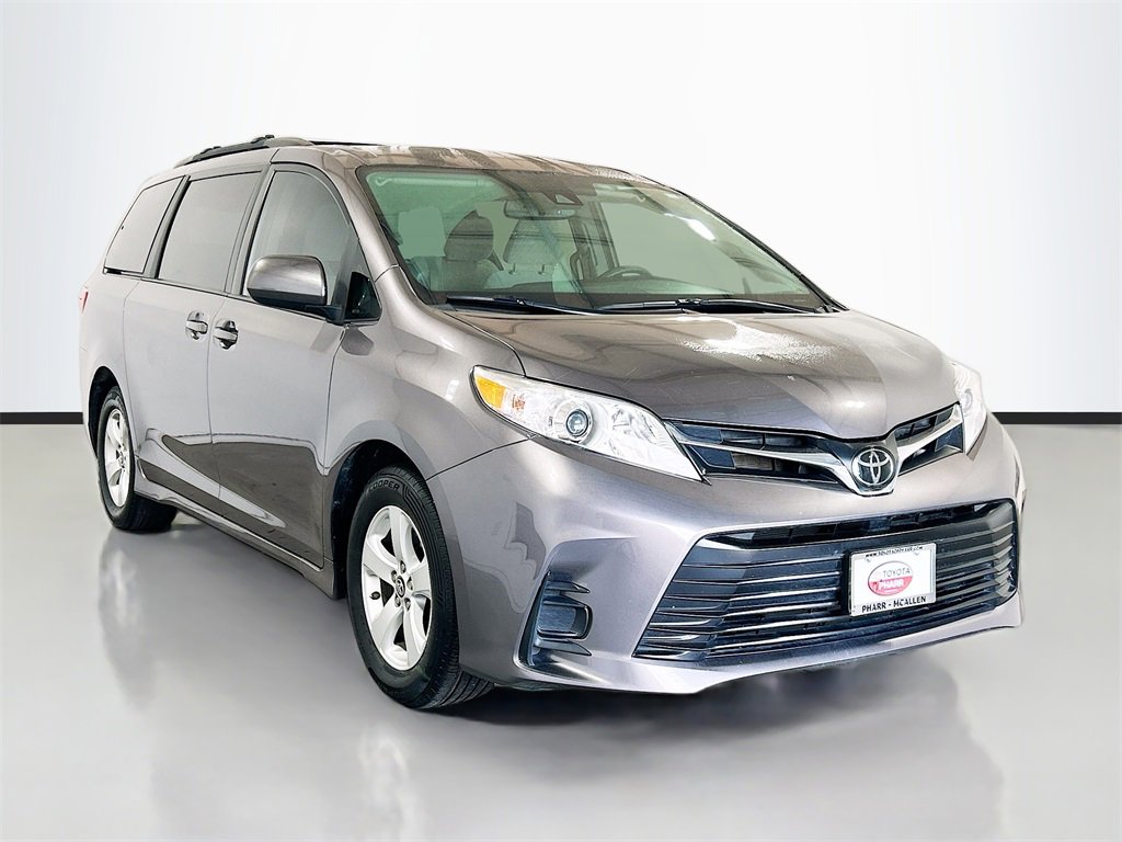 Used 2020 Toyota Sienna LE image 3