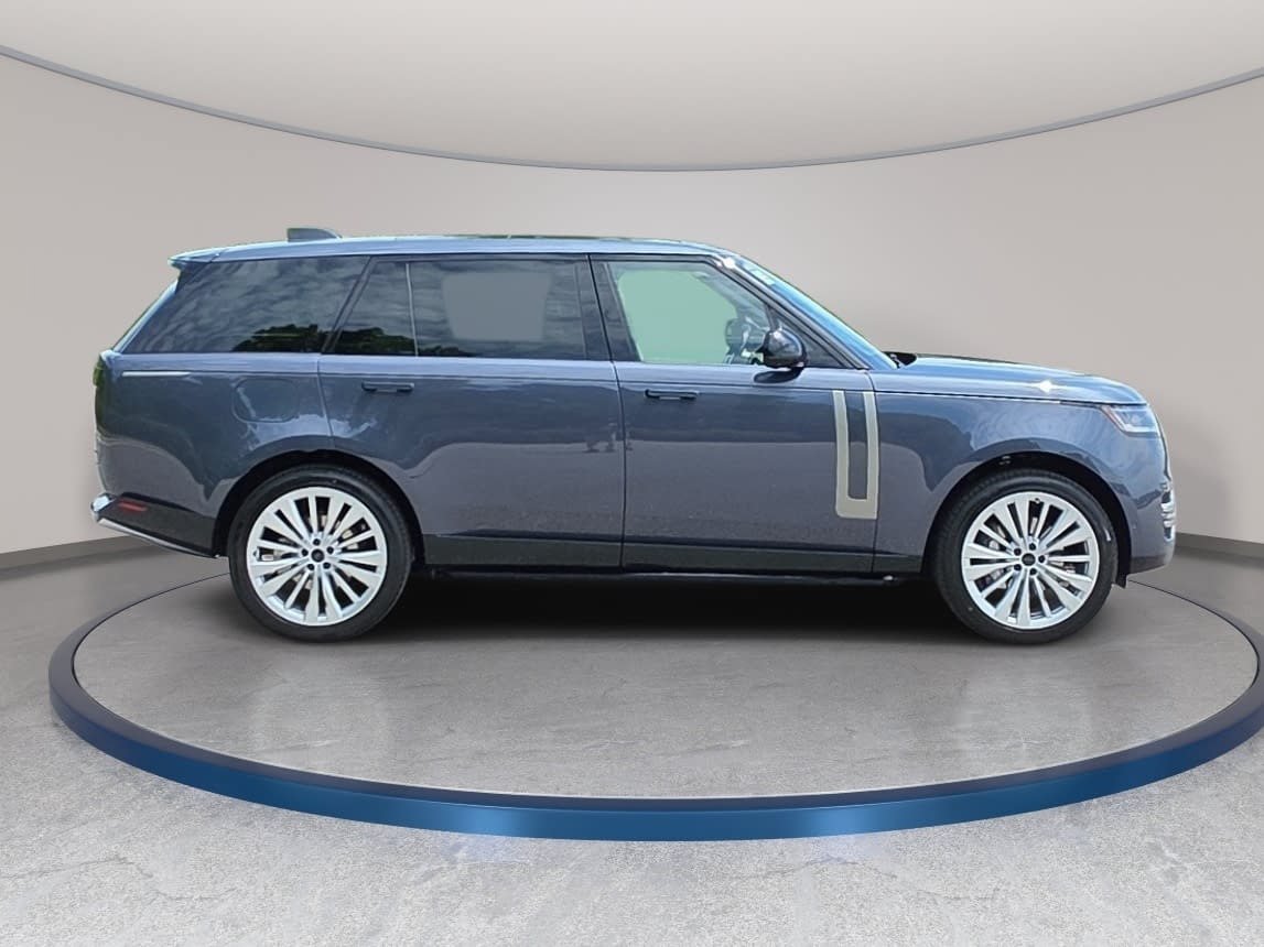 New 2026 Land Rover Range Rover Long Wheelbase SE AWD/4WD image 4
