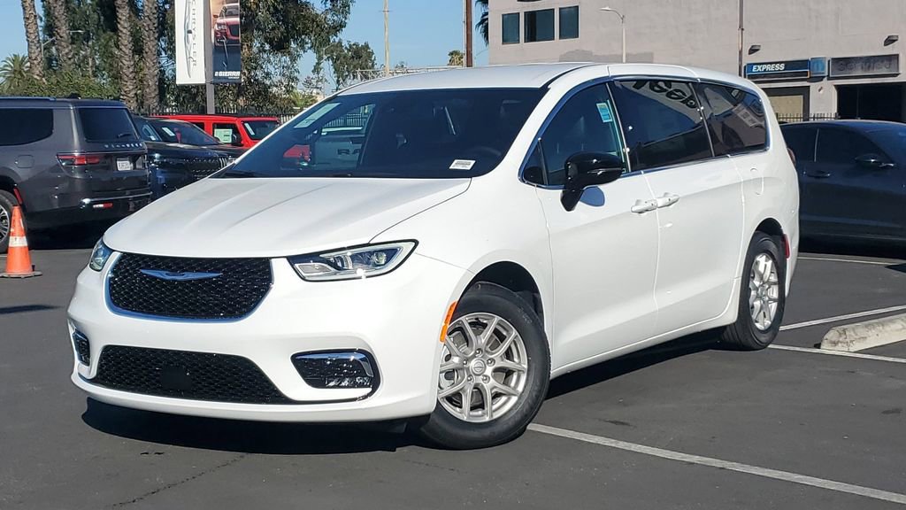 New 2026 Chrysler Pacifica Select image 32