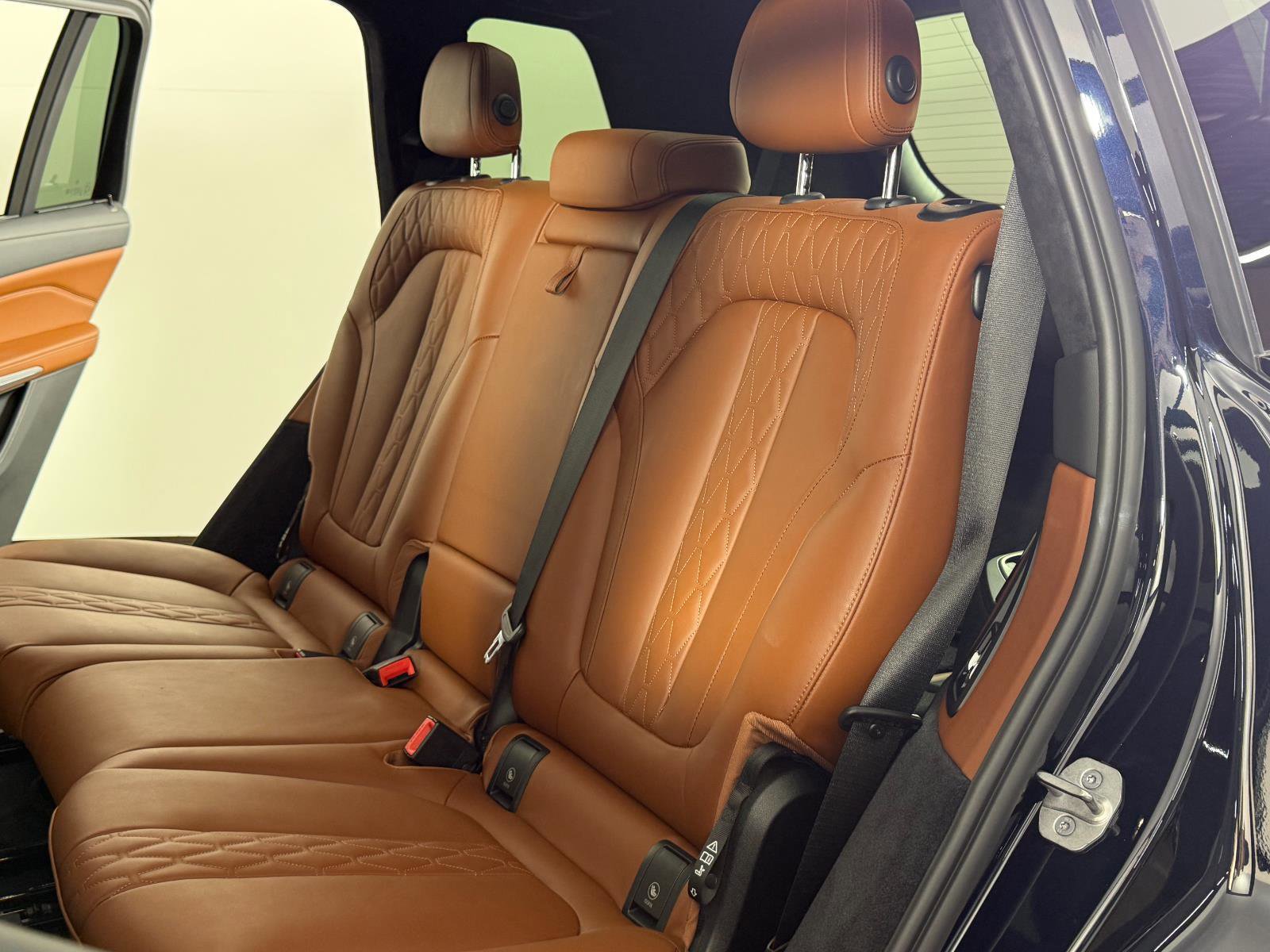 Used 2023 BMW X7 M60i w/ Executive Package image 22