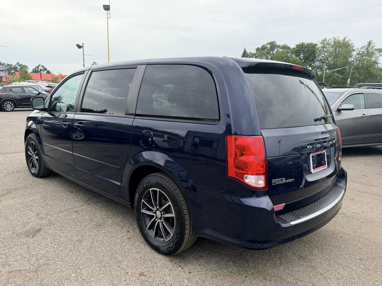 Used 2015 Dodge Grand Caravan R/T w/ Driver Convenience Group FWD image 3
