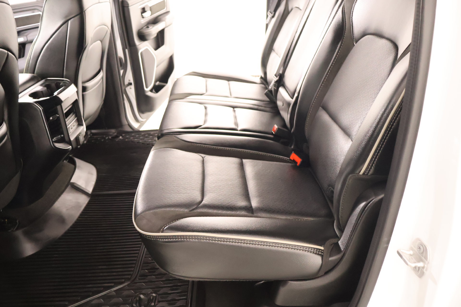 Used 2022 RAM 1500 Laramie AWD/4WD image 13