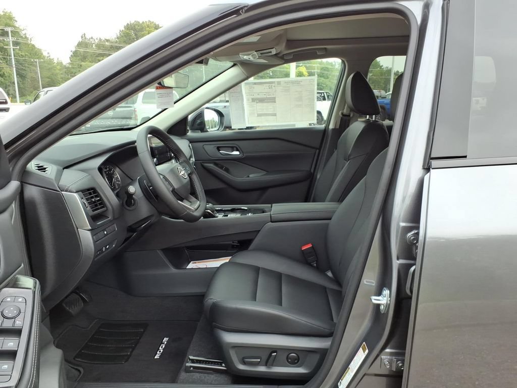 New 2026 Nissan Rogue Dark Armor FWD image 6