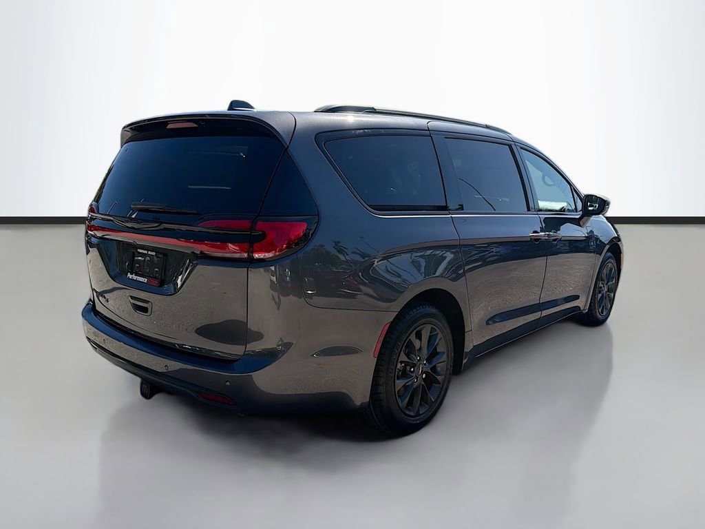 Used 2021 Chrysler Pacifica Touring w/ S Appearance Package image 8